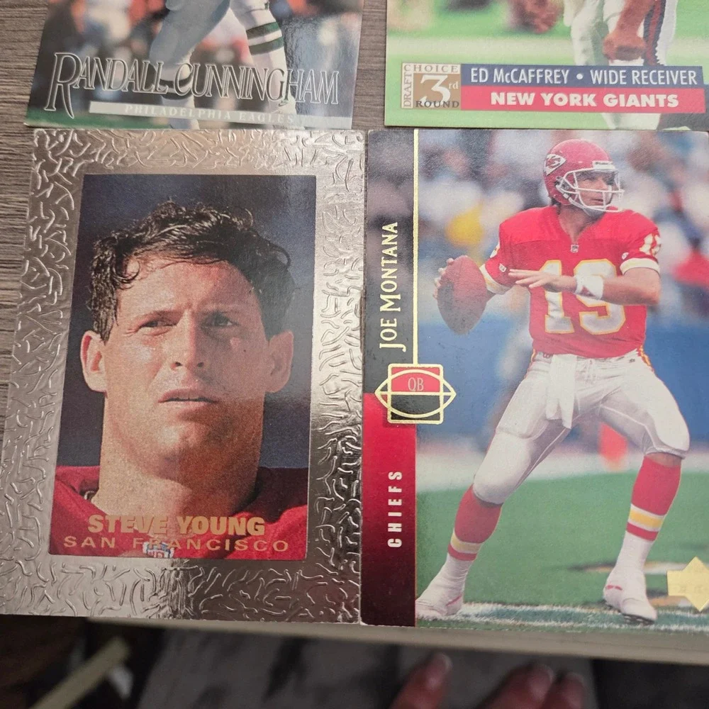 Vintage NFL Football Cards Lot #1 of 25 Montana, S.Young  D.Sanders Jerry Rice